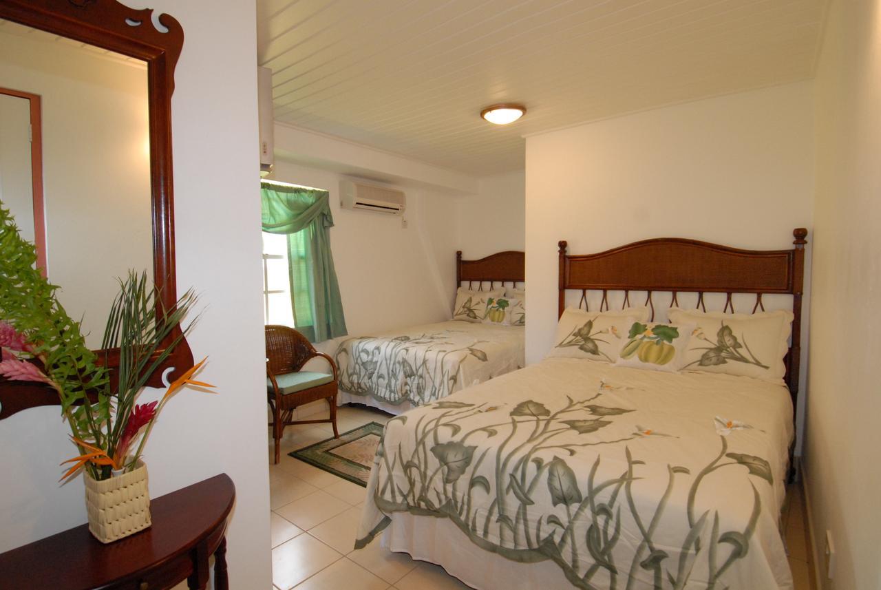 Deyna'S City Inn St. George's Esterno foto