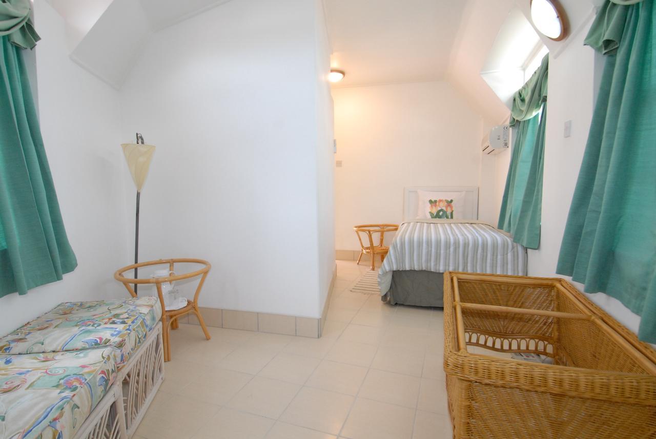 Deyna'S City Inn St. George's Esterno foto